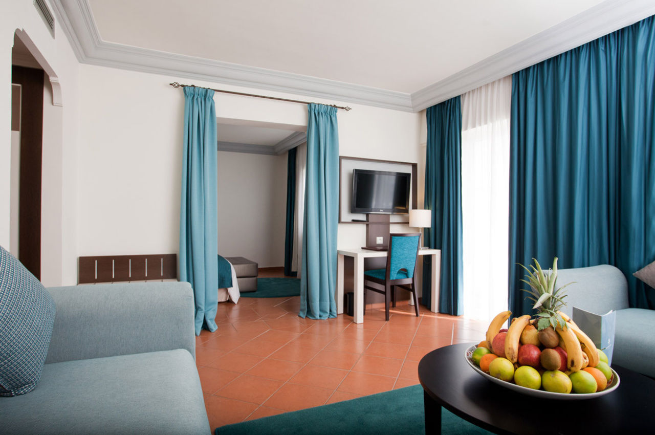 Hotel Kenzi Europa Agadir Exterior foto A suite at the hotel