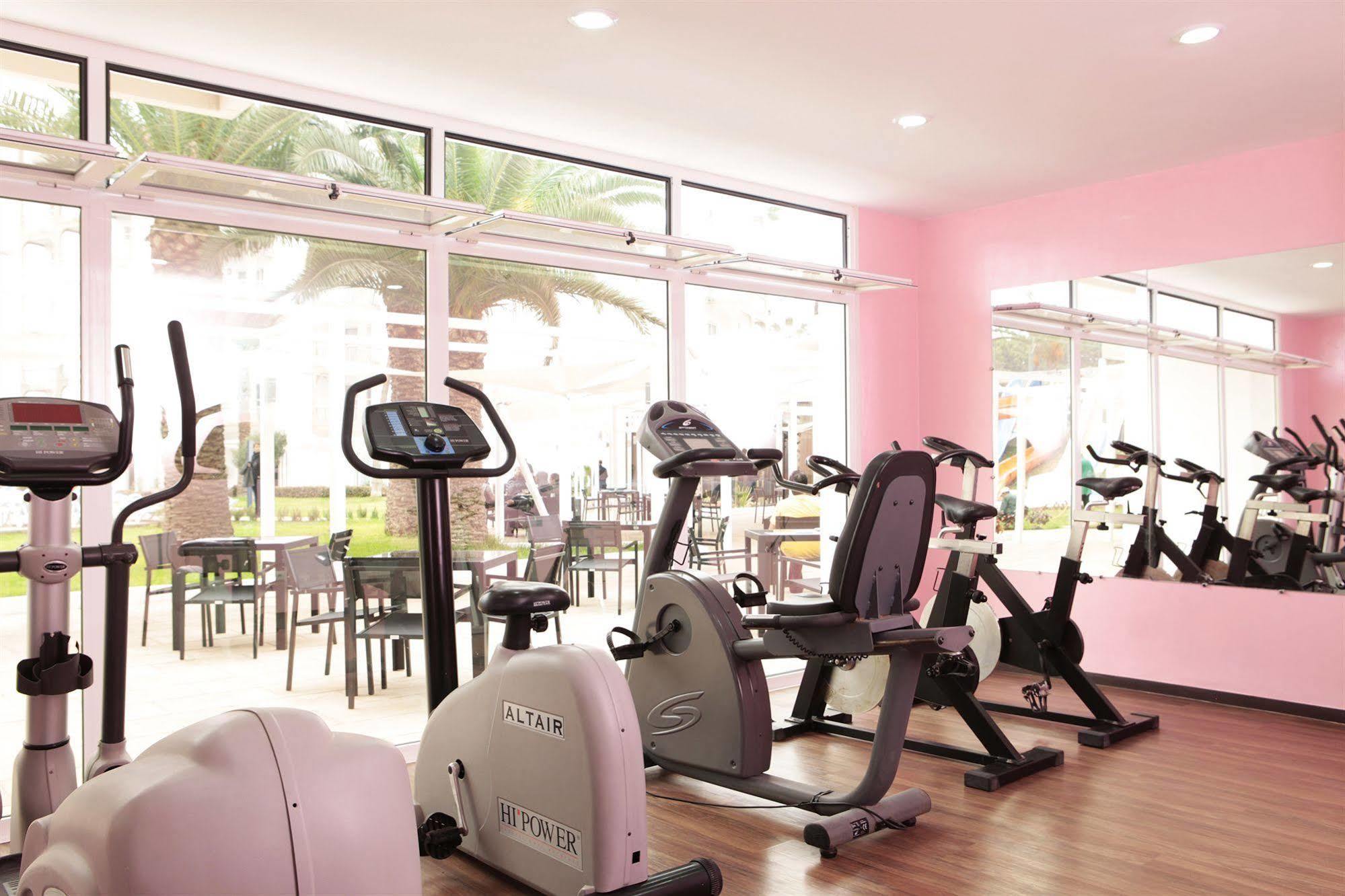 Hotel Kenzi Europa Agadir Exterior foto A gym at a hotel