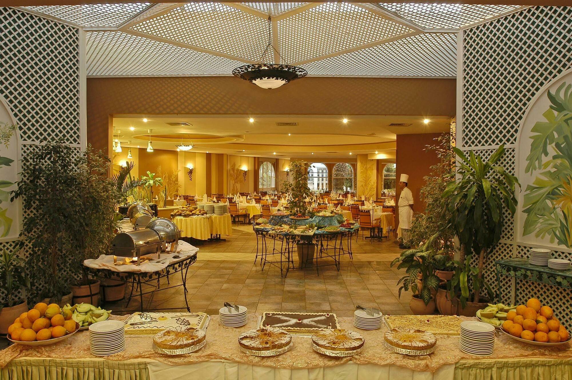 Hotel Kenzi Europa Agadir Exterior foto The restaurant at the hotel