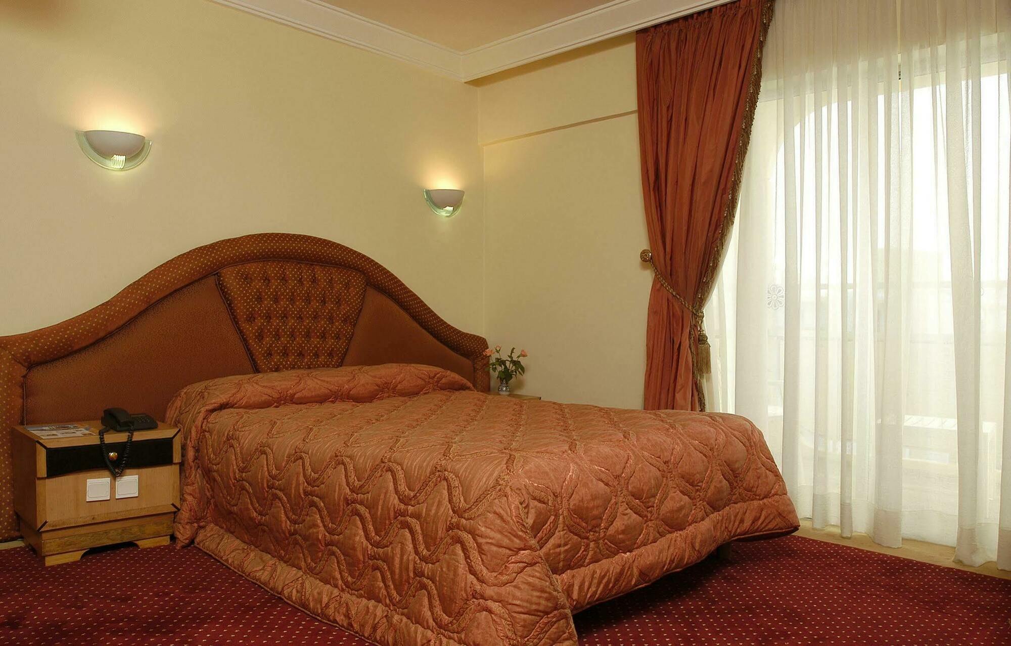 Hotel Kenzi Europa Agadir Exterior foto A bedroom at the hotel